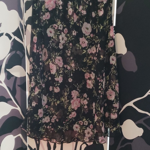 Two piece - Picture 3 of 4